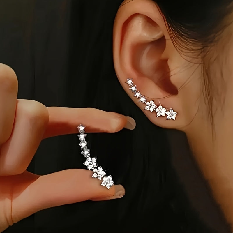 Eleganti orecchini floreali in argento senza tempo