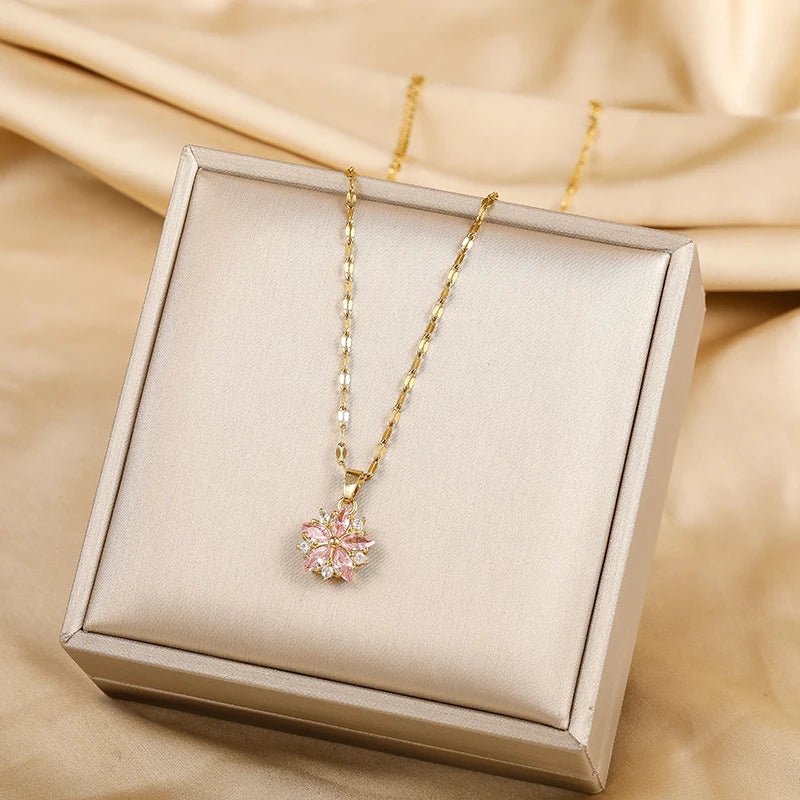 Collana Romantica Sakura Rose in Acciaio Inossidabile