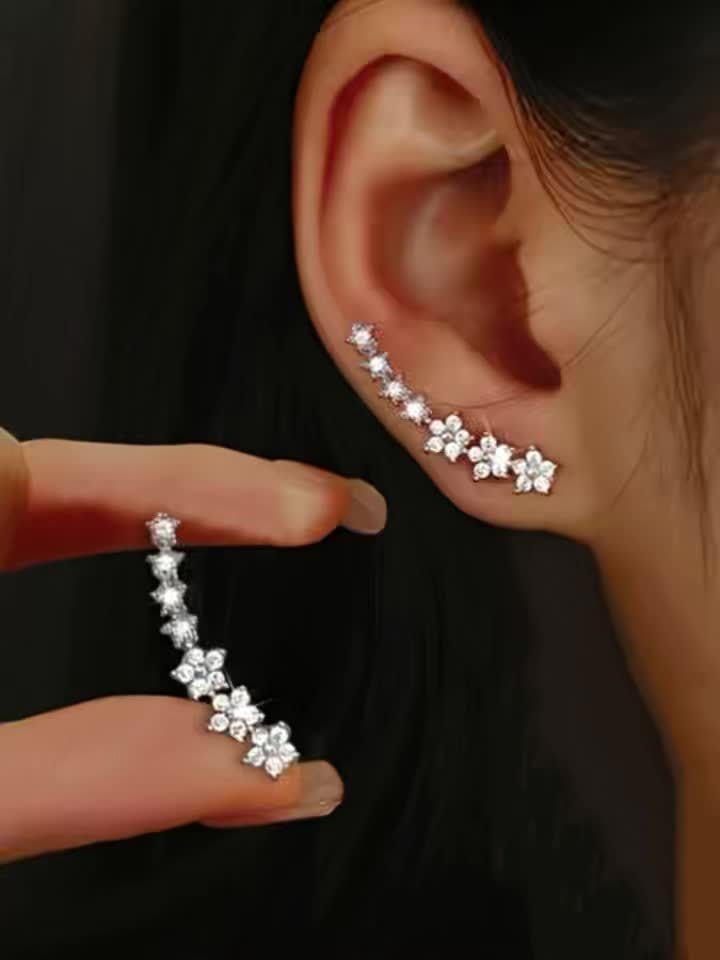 Eleganti orecchini floreali in argento senza tempo