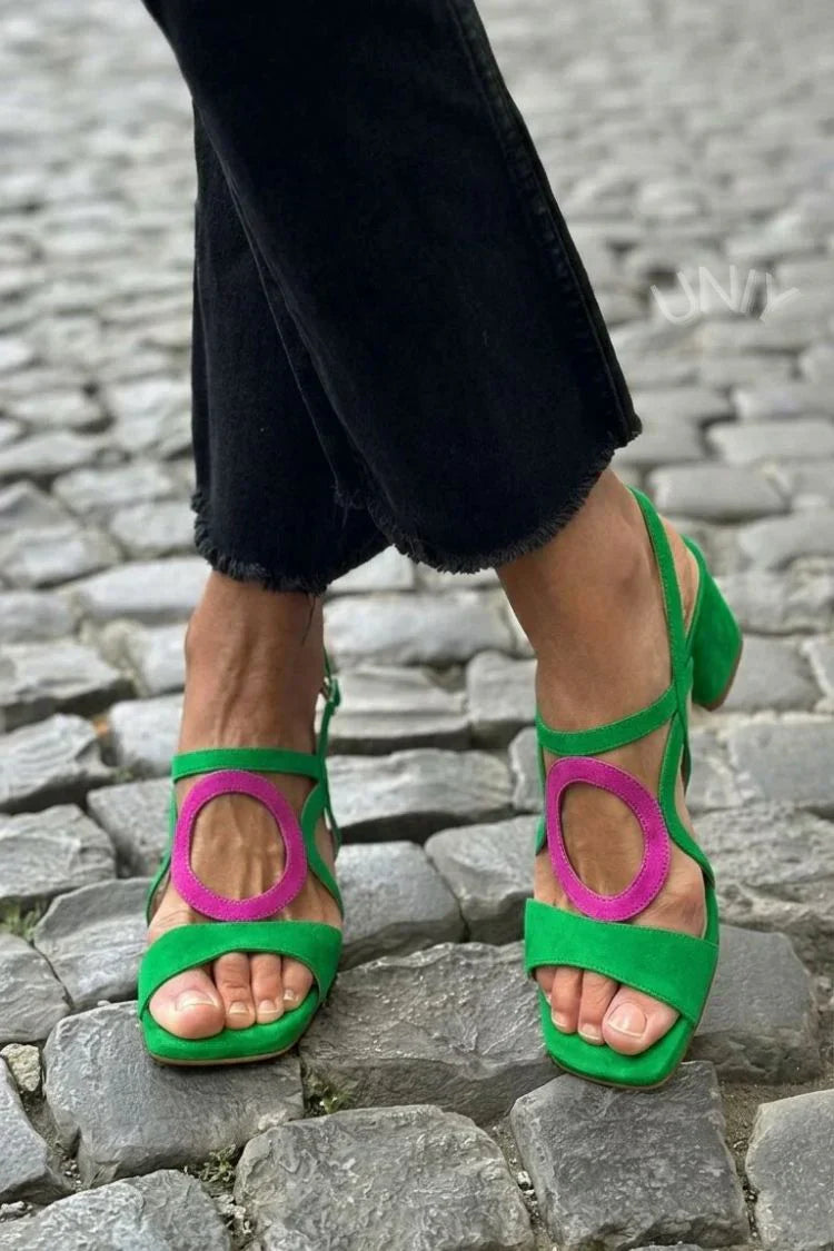 Sandali con punta quadrata e design arrotondato